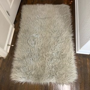 Grey rug